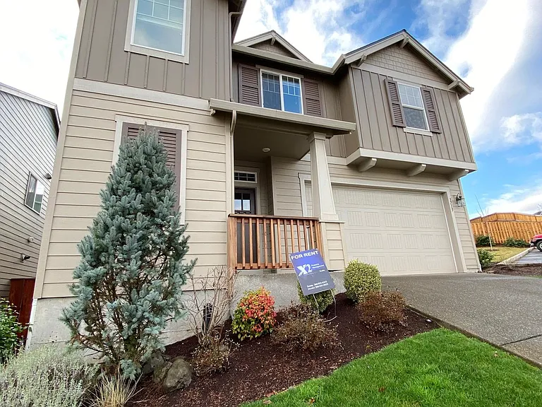 3715 NE Sitka Dr — Photo 1