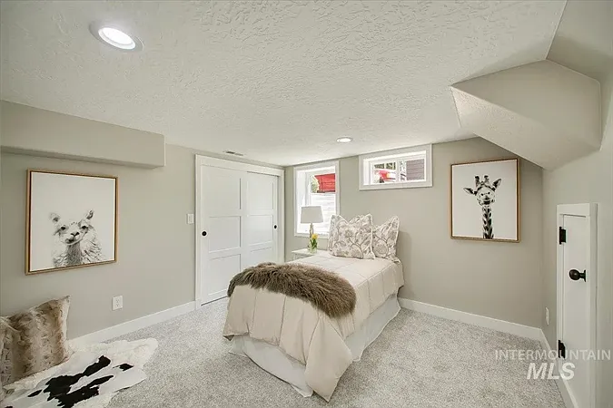 307 S Olive St — Photo 10