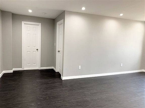 3rd image of 831 Bartholdi St APT 1E
