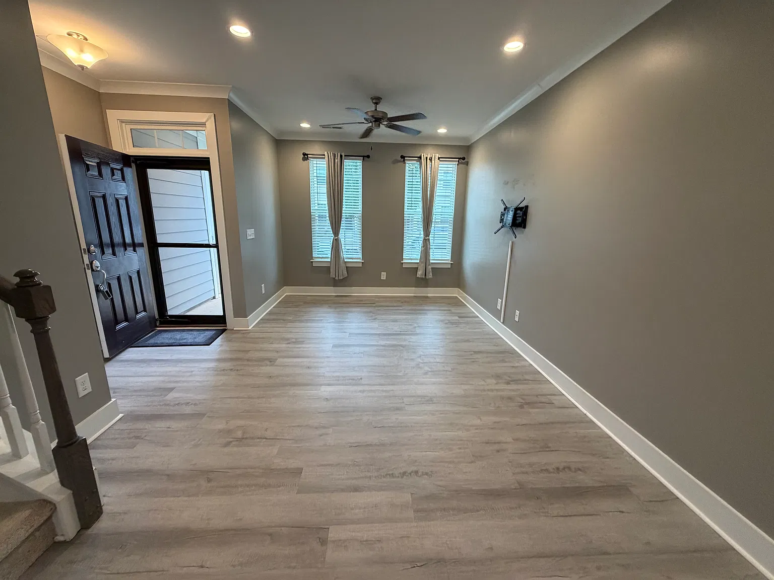2 bed, 2.5 bath, 1572 sqft, $1,800 — Photo 3