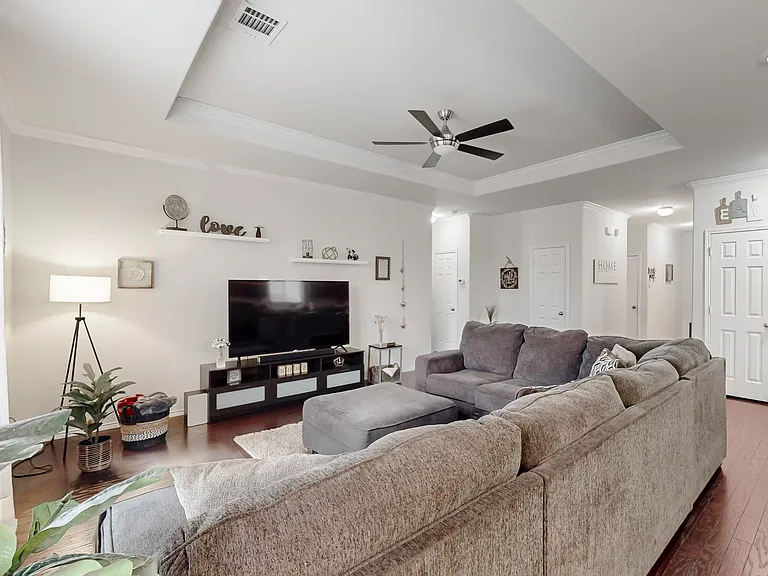 504 Mesa View Trl — Photo 5