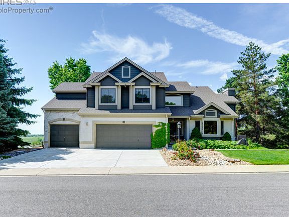 Oversized 3-car garage