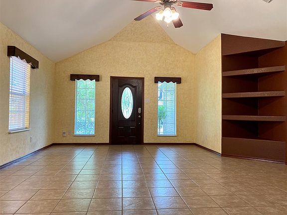 4th image of 18811 Driftwood Springs Dr
