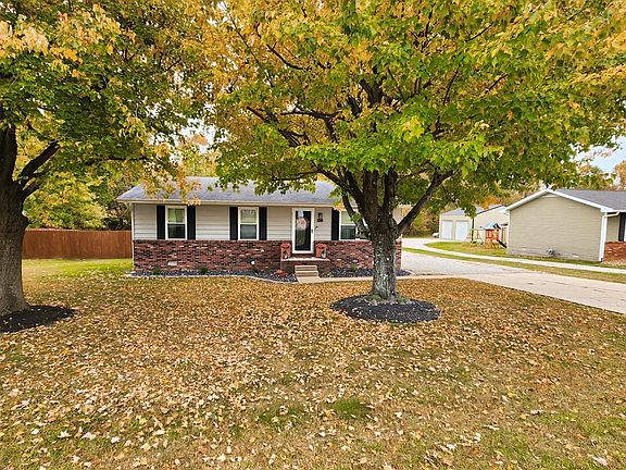 2nd image of 214 Hickory Hollow Dr