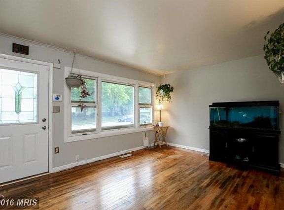 4th image of 201 Greenview Ave