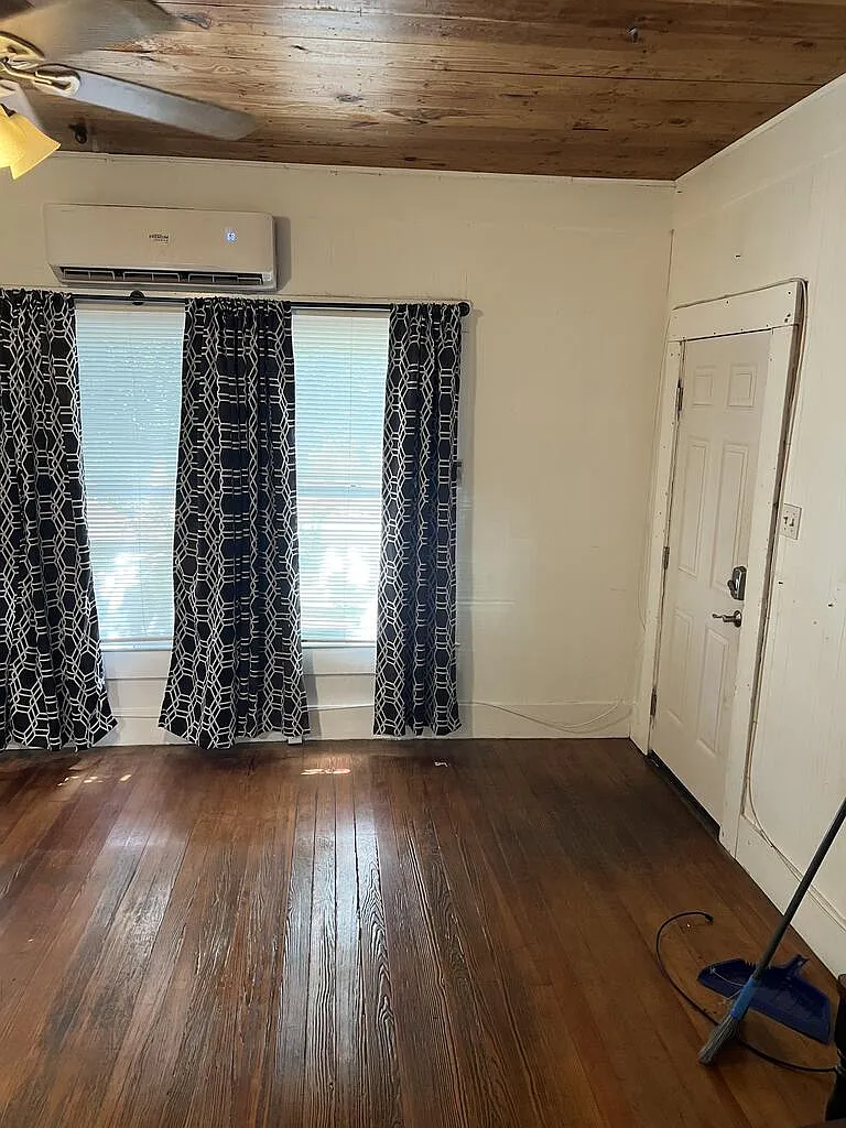 1 bed, 1.0 bath, 629 sqft, $1,100 — Photo 2