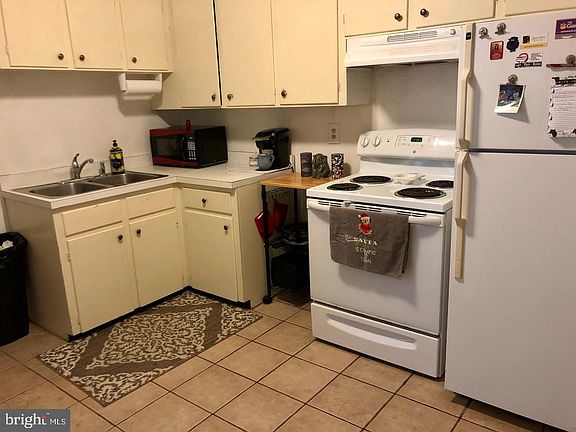 4th image of 813 Marye St