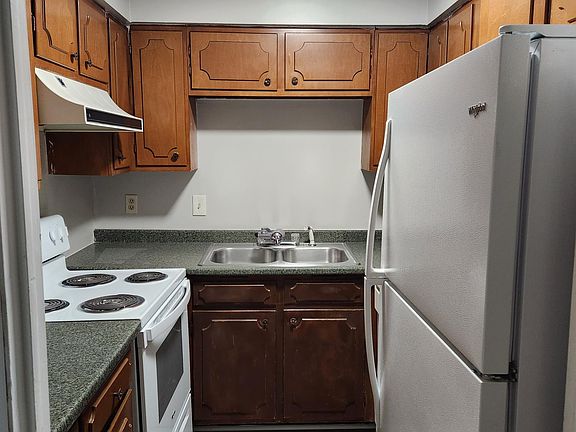4th image of 1809 Mears Ave