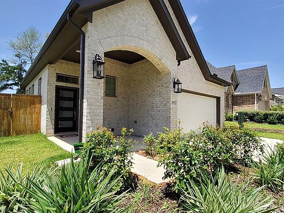 2nd image of 305 Rise Ln