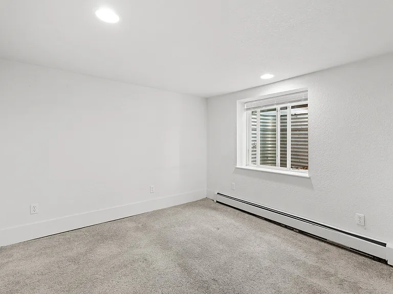 1108 1/2 6th Ave #1108-1/2 — Photo 10
