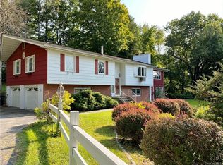 5 W Wind Rd, Pawling, NY 12564