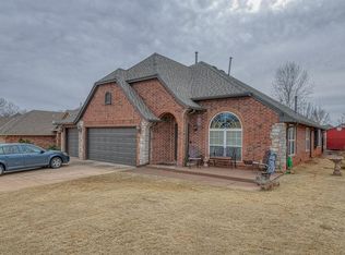 3304 Valley Brk, Norman, OK 73071
