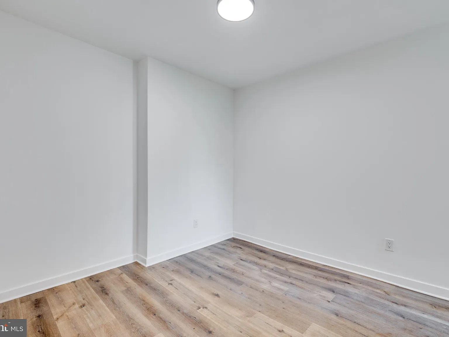 2 bed, 1.0 bath, 1650 sqft, $1,200 — Photo 4