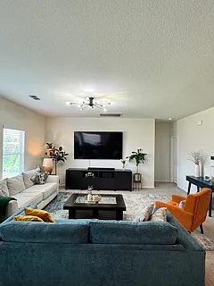 3 bed, $3,500 — Photo 3