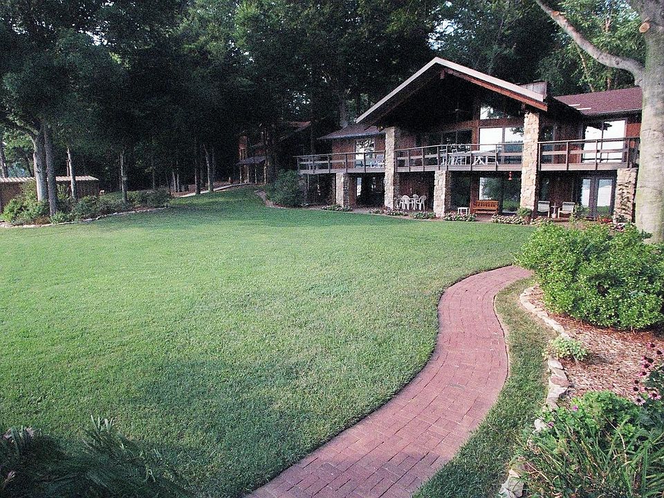 Lakeside of House, Boathouse 