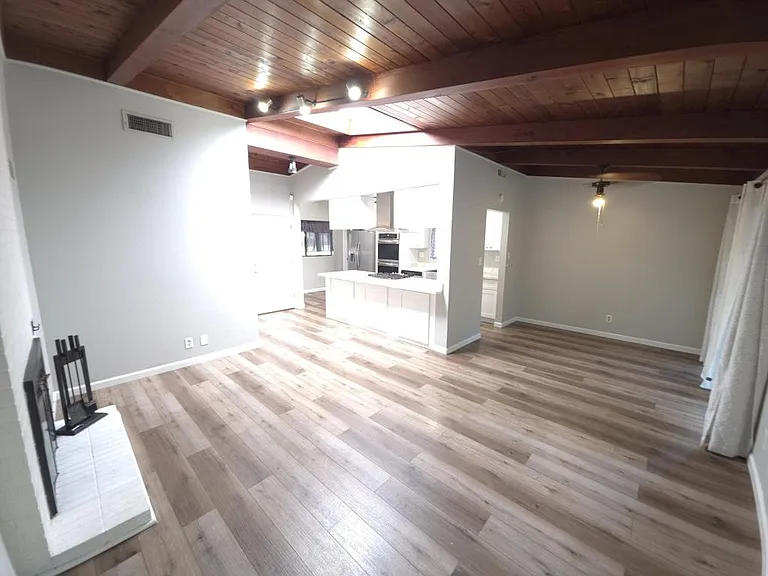 2217 Polk Way — Photo 34