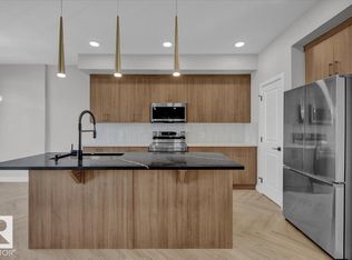 8308 Kiriak Line SW, Edmonton, AB T6W4V2