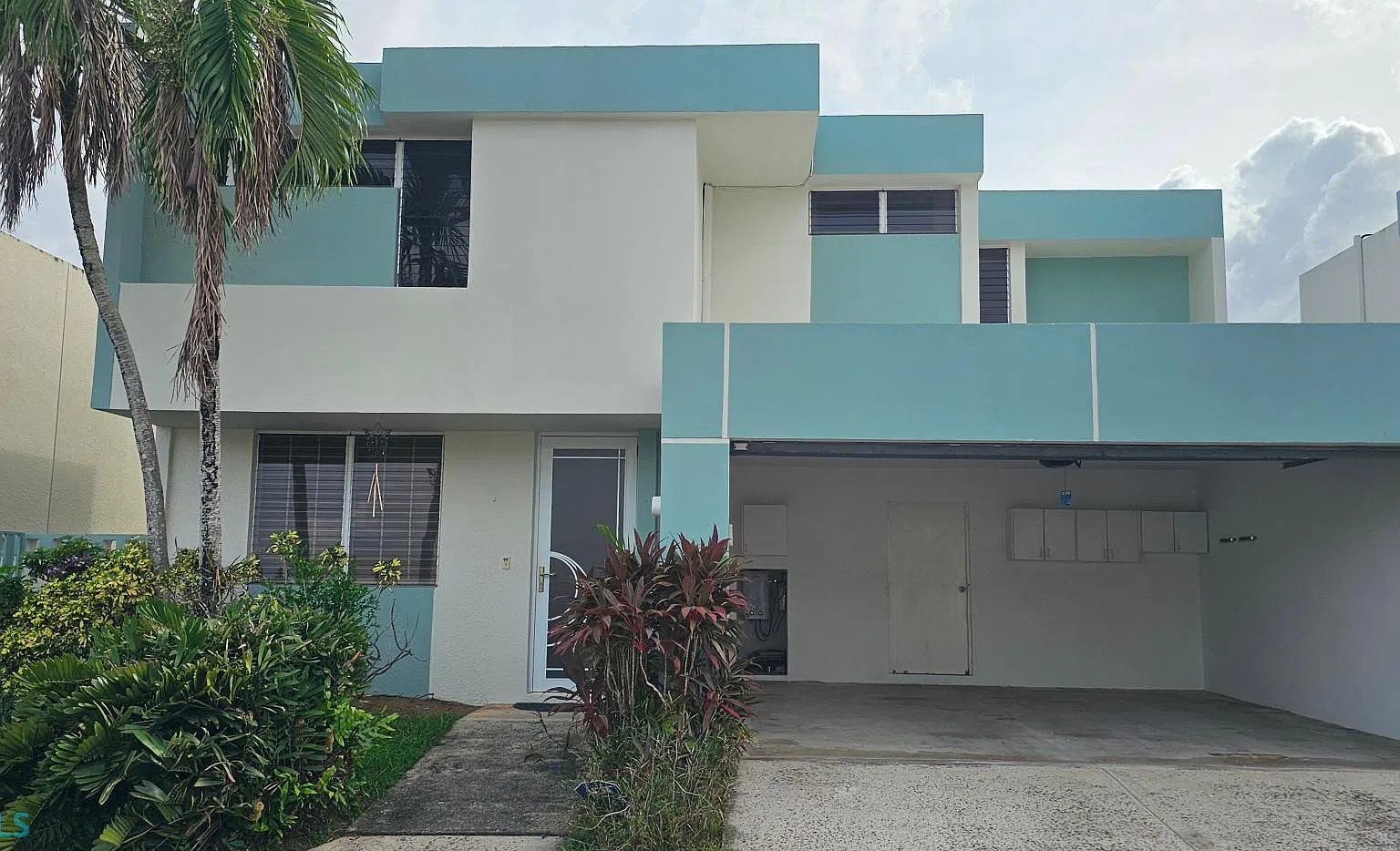 3 bed, 3.5 bath, 2000 sqft, $2,000 — Photo 2