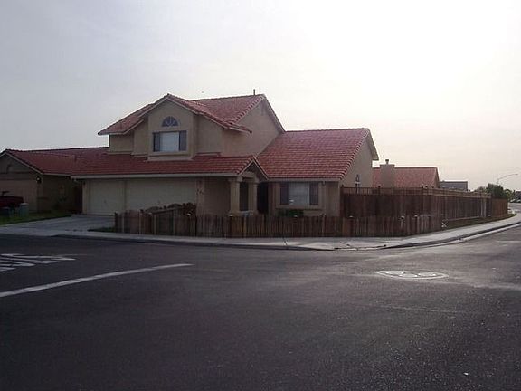 3rd image of 544 Zinfandel St