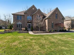 1800 Bur Oak Dr, Westlake, OH
