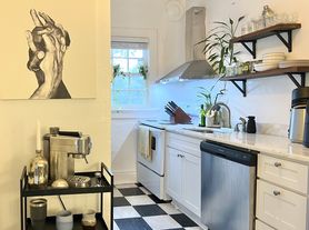 873 Charles Allen Dr NE