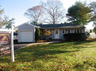 47 Blue Point Rd, Selden, NY 11784