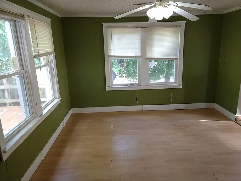 308 S Dakota Ave — Photo 2