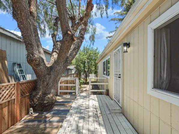 13 River Bend Dr, Lodi, CA 95242