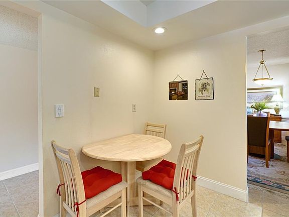 5th image of 1268 Belleflower St #V127