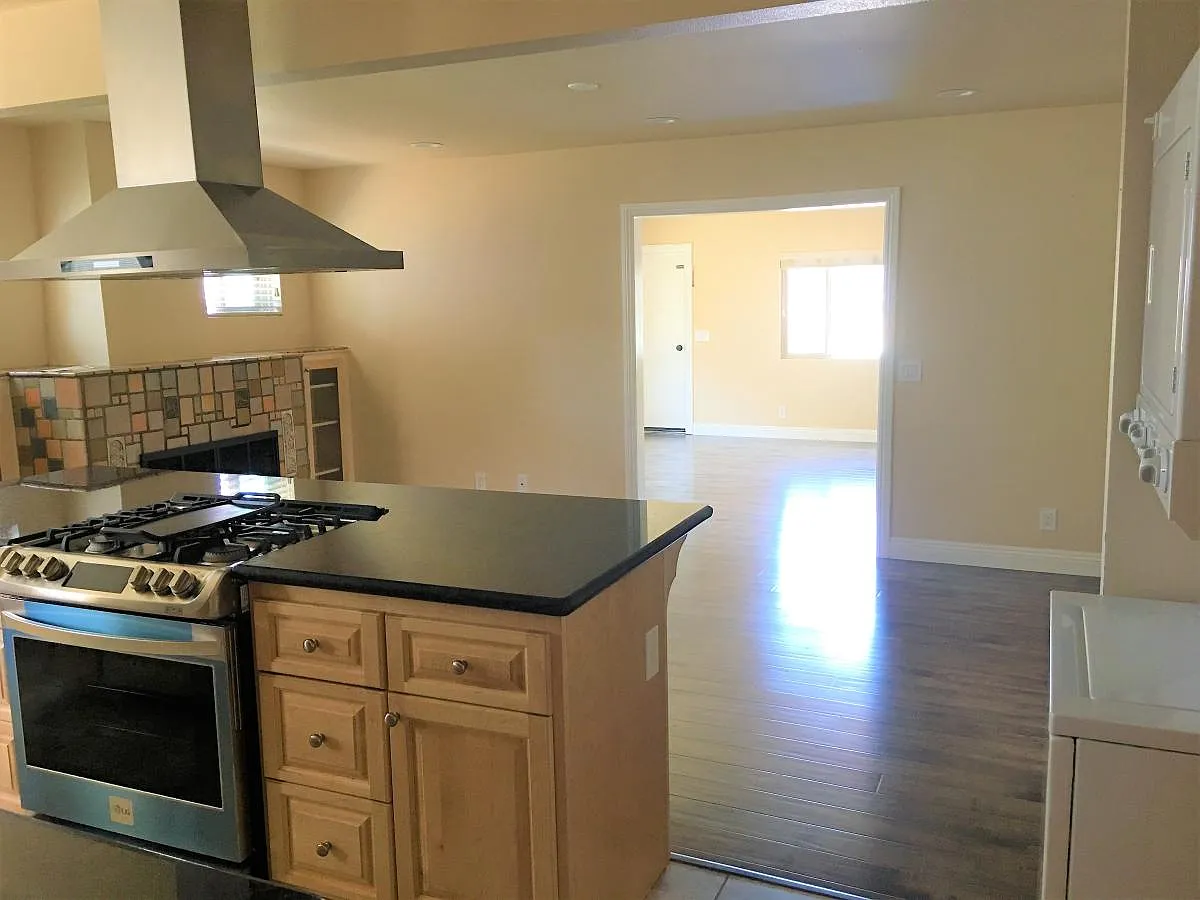 2516 Grant Ave — Photo 3
