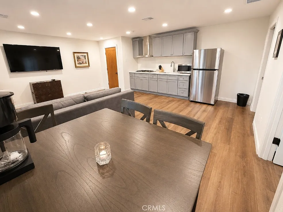 1 bed, 795 sqft, $3,000 — Photo 3