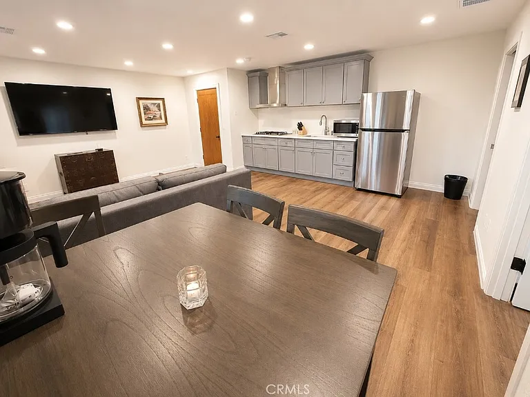 337 Washington Blvd #4 — Photo 3