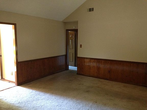 3rd image of 6500 Birch Walk Dr
