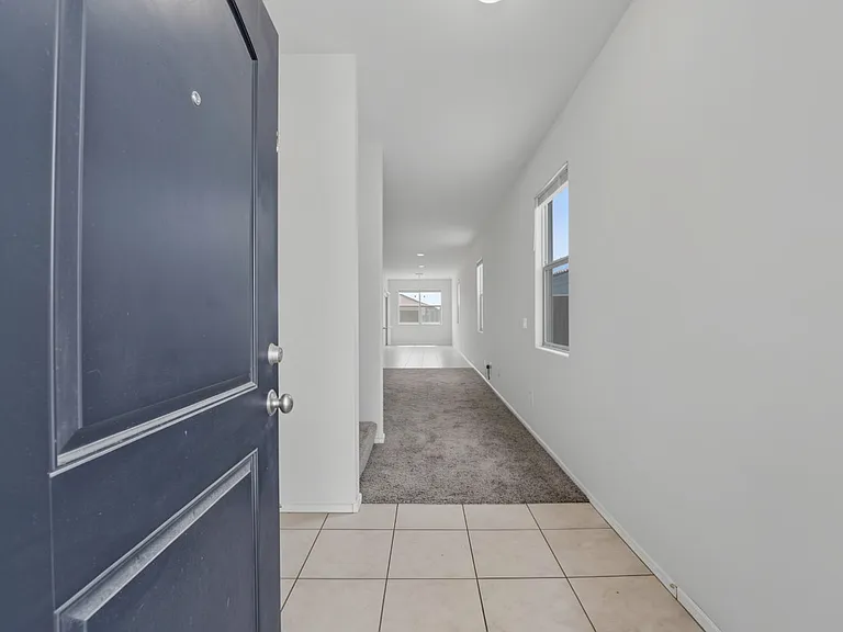 30915 W Amelia Ave — Photo 3