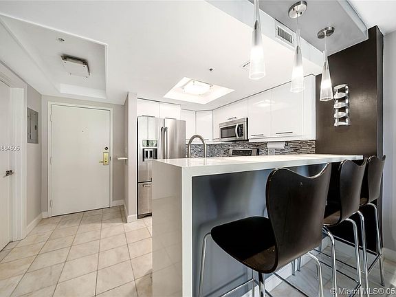 2nd image of 2951 S Bayshore Dr #605