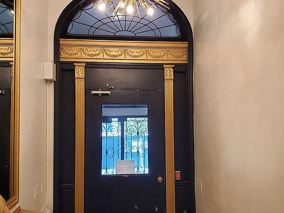 3rd image of 11 E 78th St APT 1B