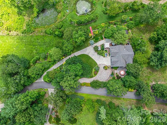 2nd image of 212 S Plains Dr