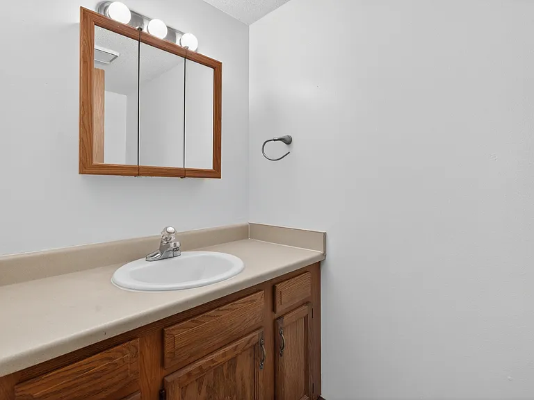 506 Seagraves Ave — Photo 11