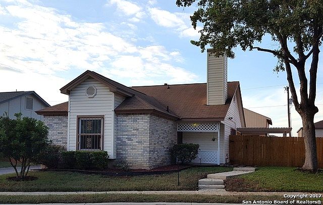 1st image of 820 Fern Meadow Dr