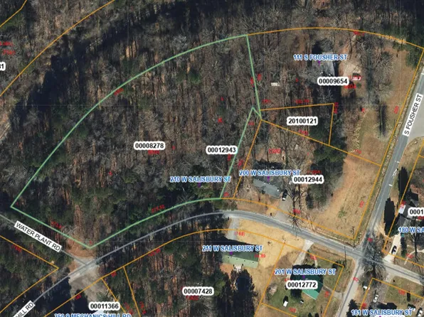 210 W Salisbury Street, Robbins, NC 27325