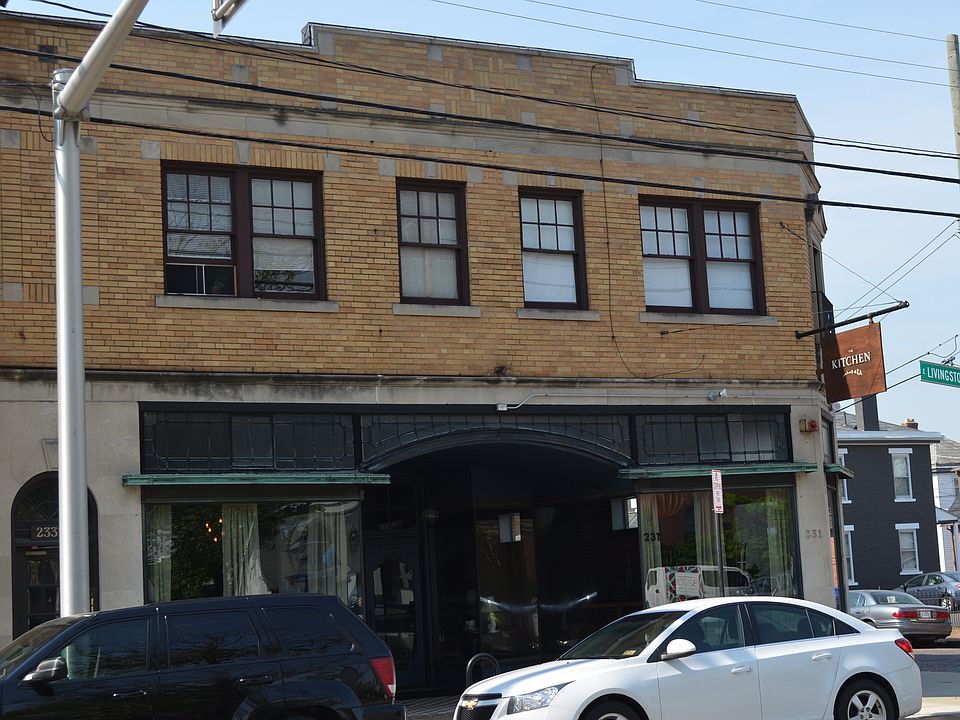 1st image of 237 1/2 E Livingston Ave #1