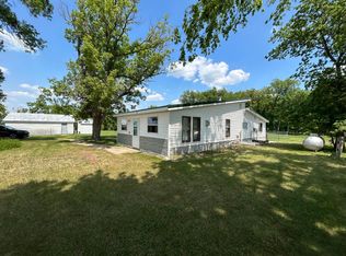 2336 365th Ave, Montevideo, MN 56265