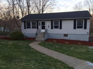 39 Locust Rd, Wantage, NJ 07461