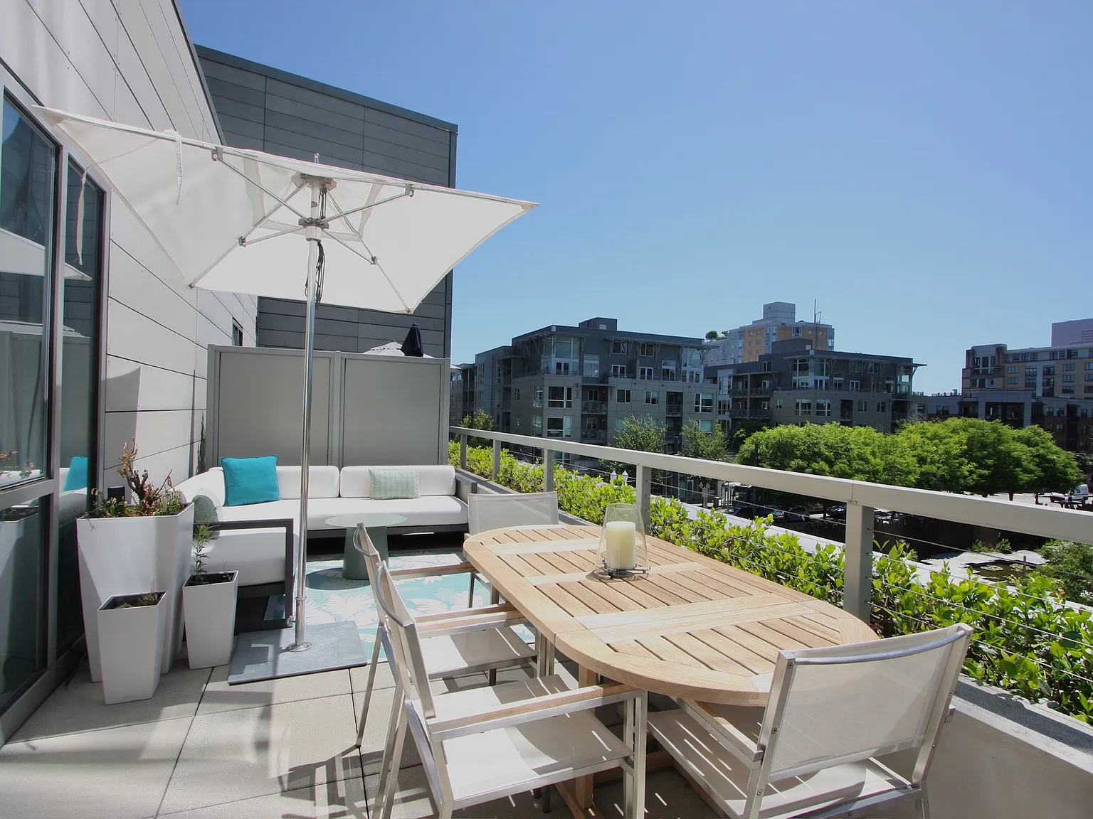 2 bed, 1224 sqft, $4,100 — Photo 1
