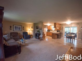 712 E Arthur Rd, Rothbury, MI 49452