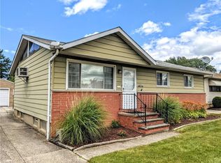 15392 Sylvia Dr, Brook Park, OH 44142