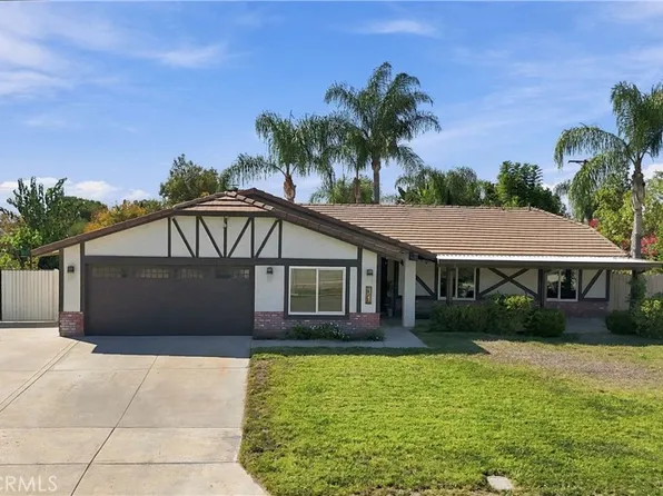 31 Heron Ln, Riverside, CA 92507