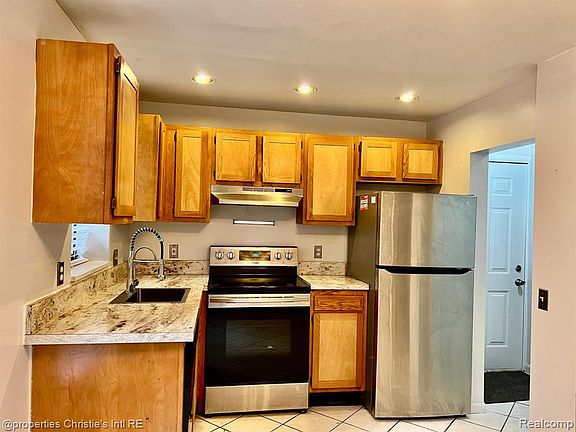 4th image of 120 Seward St #17/203