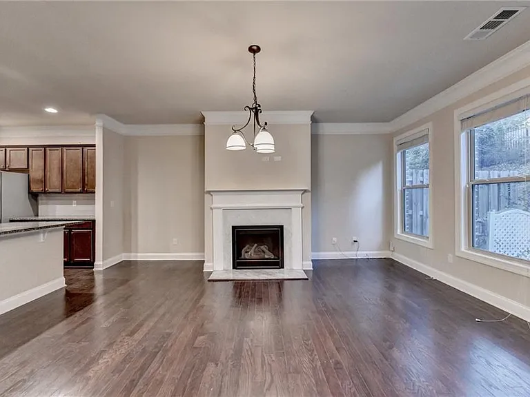 11619 Davenport Ln — Photo 10