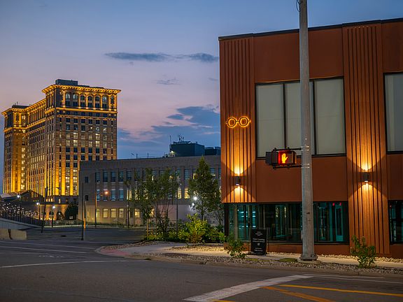 3rd image of 2150 Bagley St #13